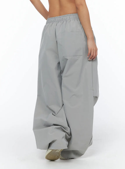 wide-leg-athletic-pants-with-stripe-detail-ca516