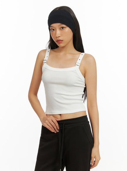 buckle-strap-crop-sleeveless-top-iy422