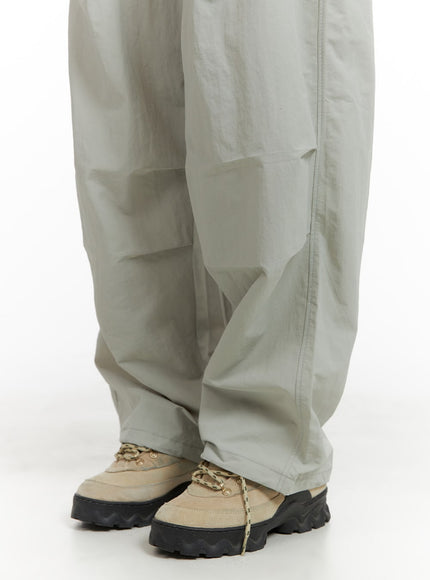 unisex-classic-parachute-pants-cm418