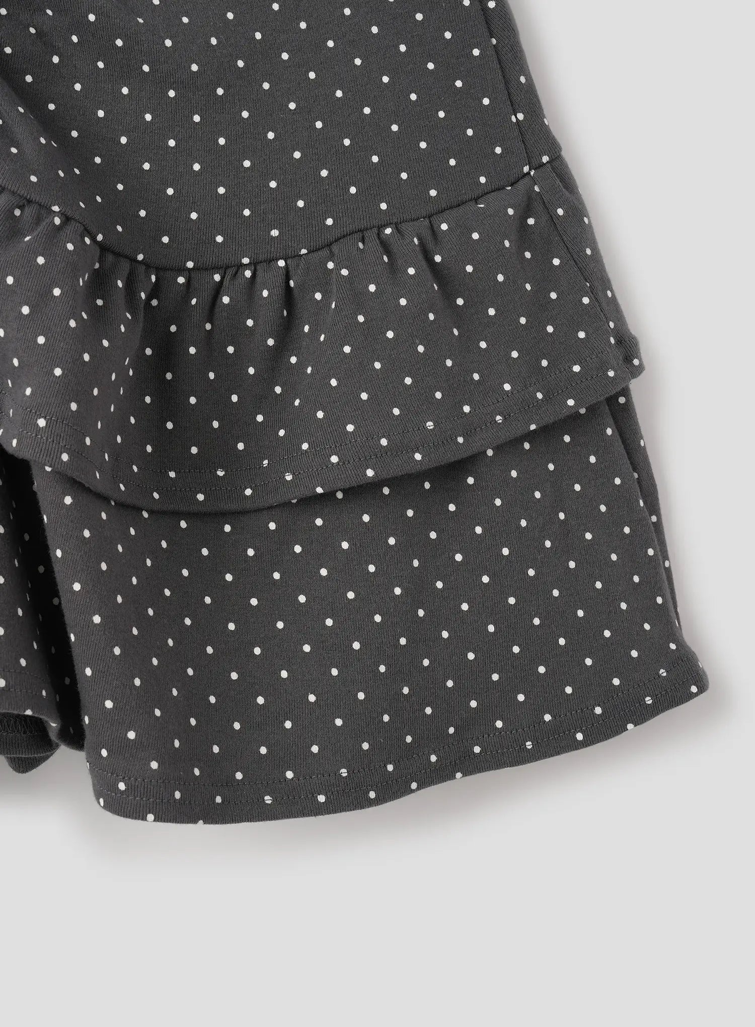 polka-dot-ruffle-mini-skirt-iu526