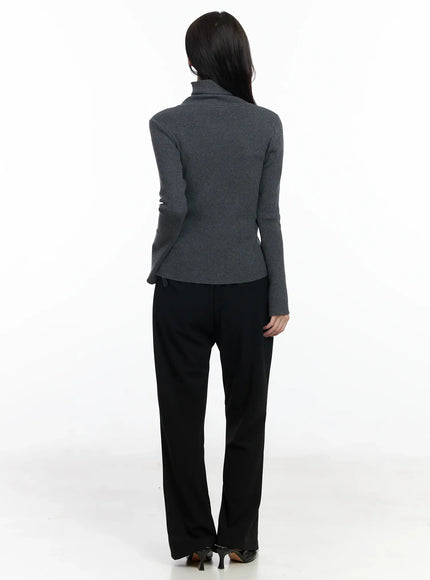 asymmetric-buttoned-knit-top-ij529