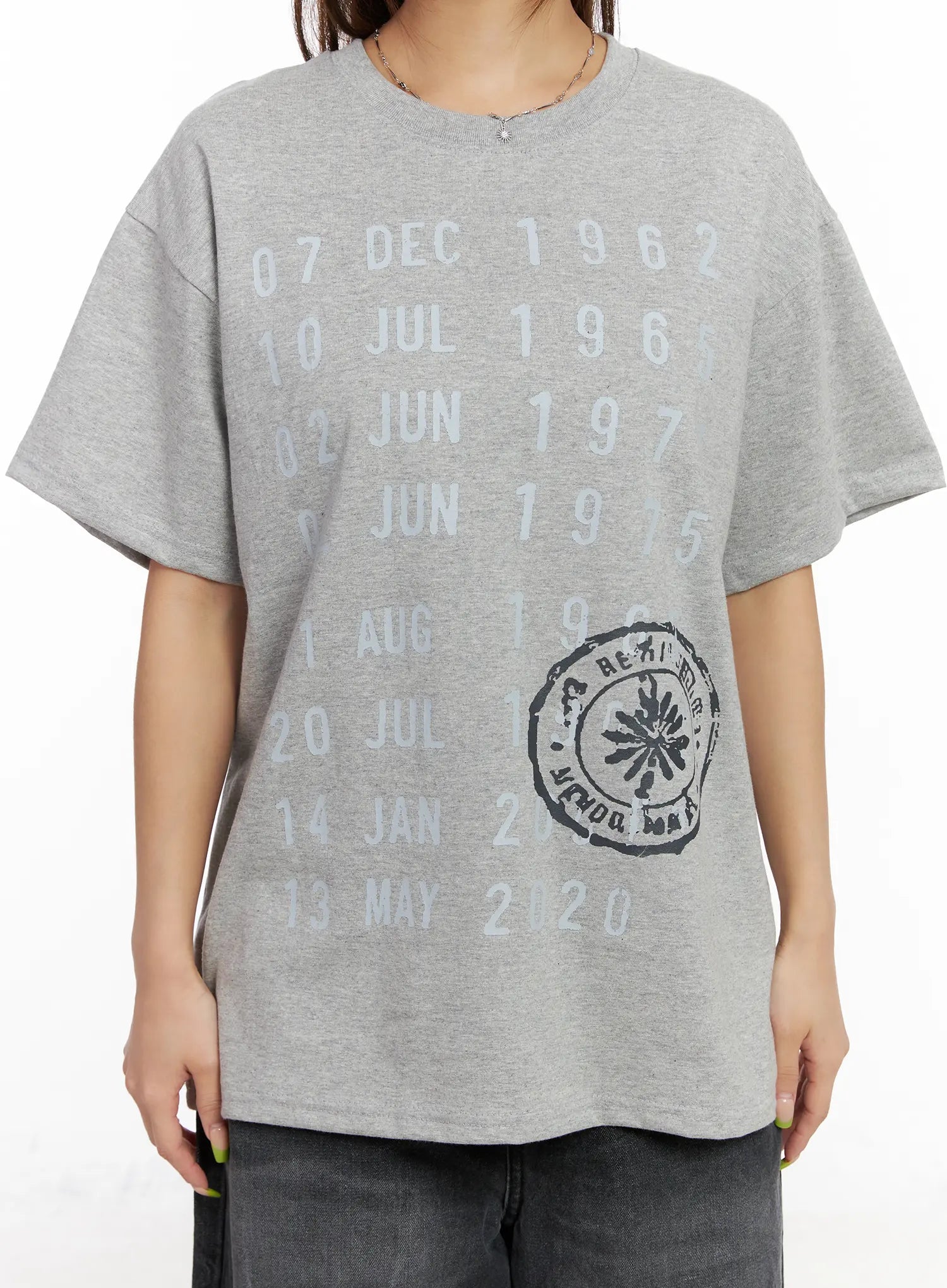 graphic-date-print-t-shirt-cm520