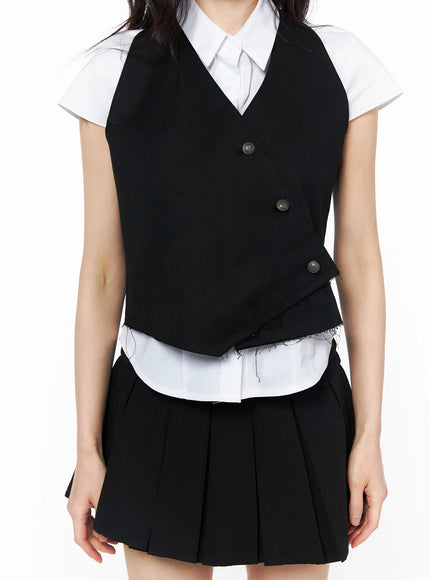 two-button-halter-vest-cu511