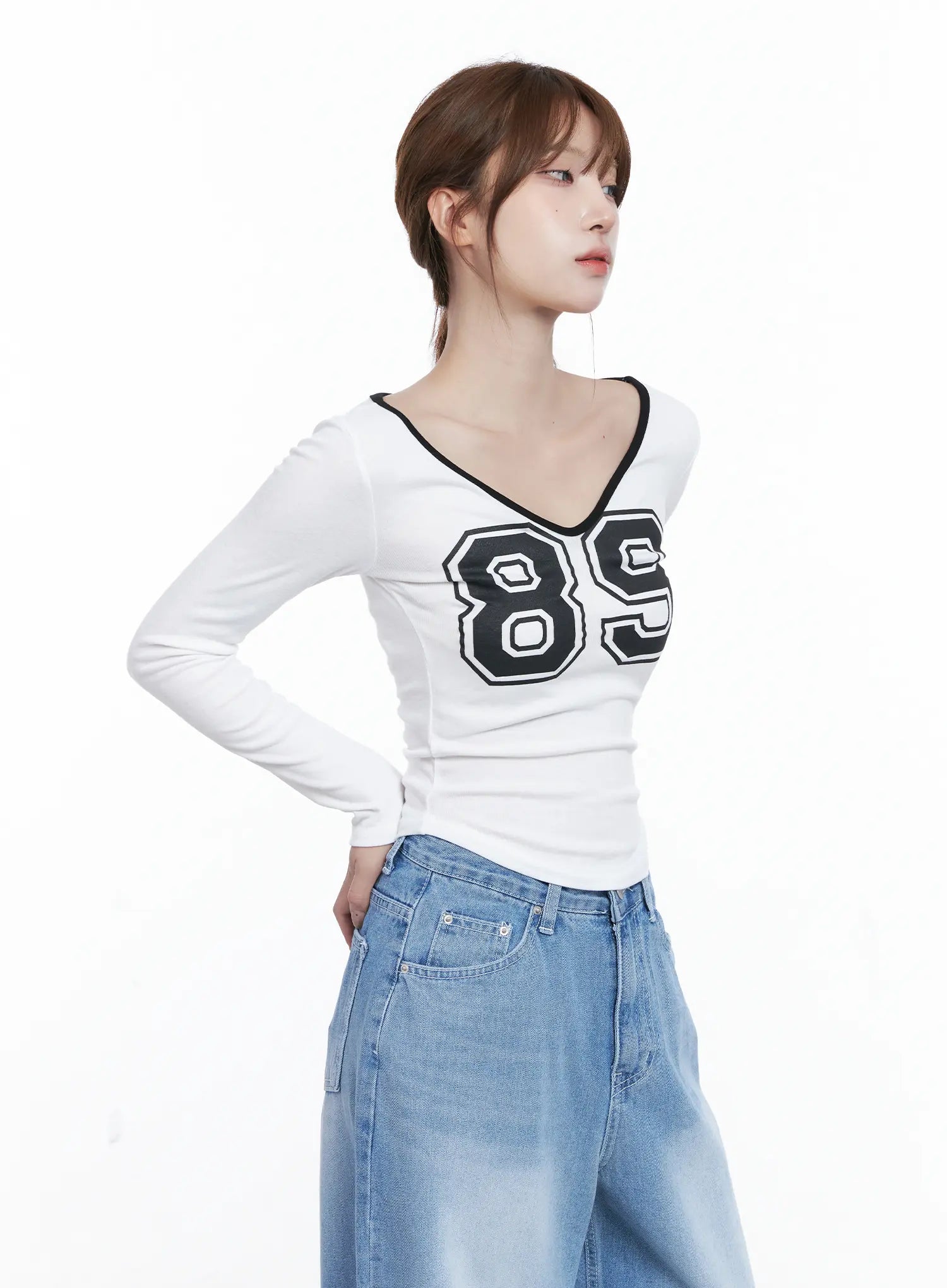 v-neck-number-89-long-sleeve-tee-cg529