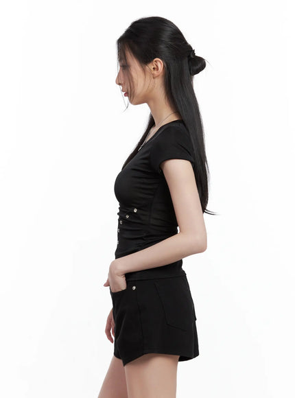 studded-eyelet-slim-fit-tee-cl501