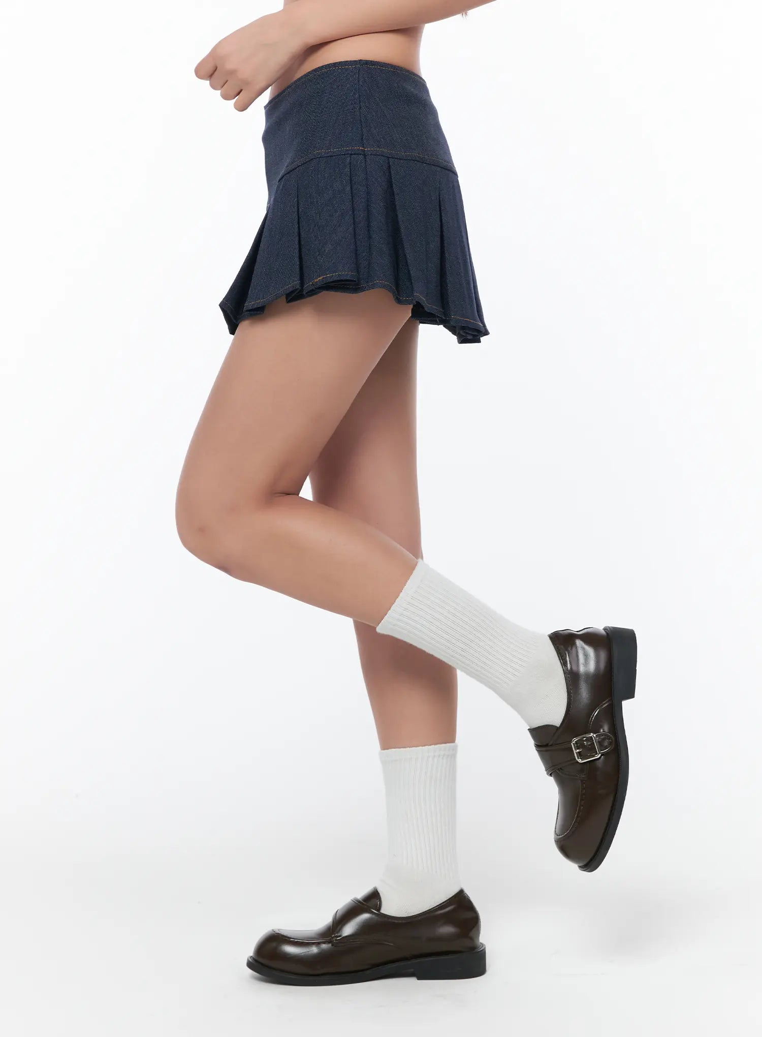 low-rise-pleated-denim-mini-skirt-ca514