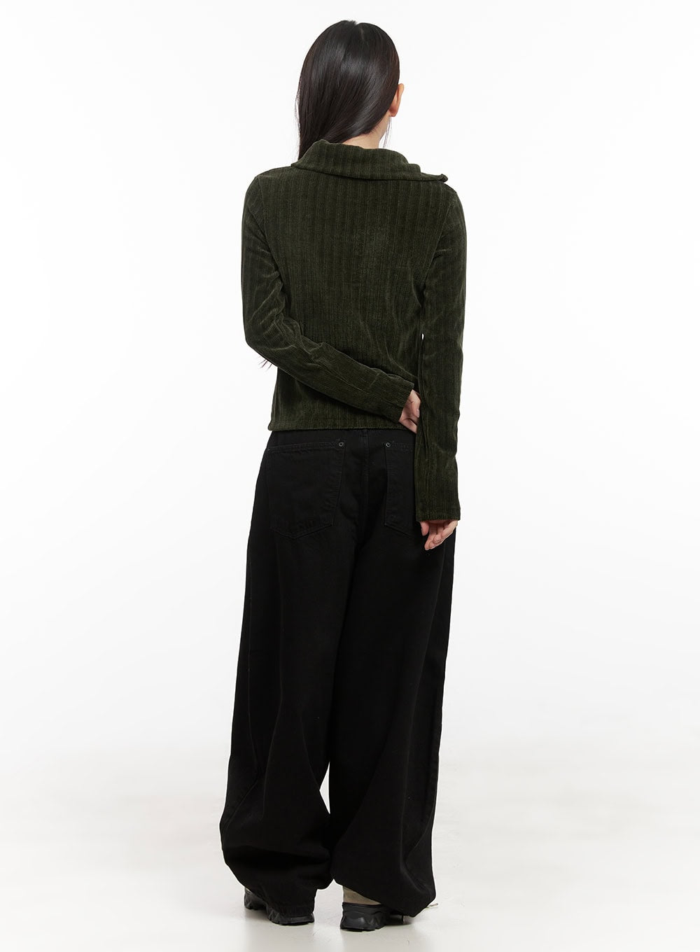Yasmin Denim Wide Fit Jeans CD413 in black, back full-length view on model, clean rear with patch pockets, ultra-wide voluminous leg, styled with olive ribbed long-sleeve top.