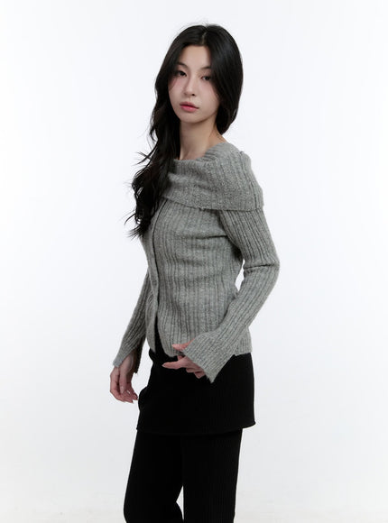 square-neck-buttoned-sweater-cj520