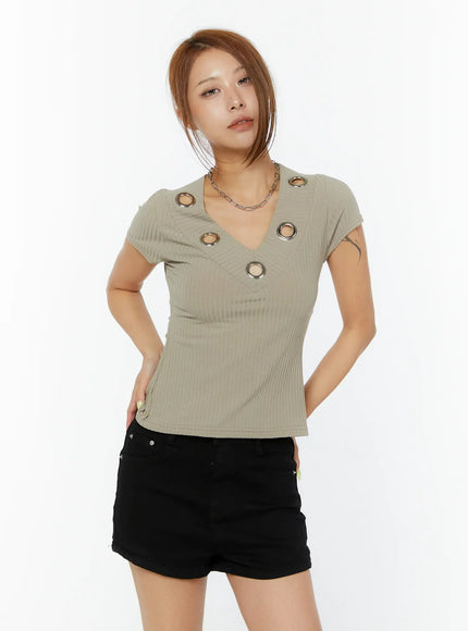 v-neck-eyelet-ribbed-tee-cy521