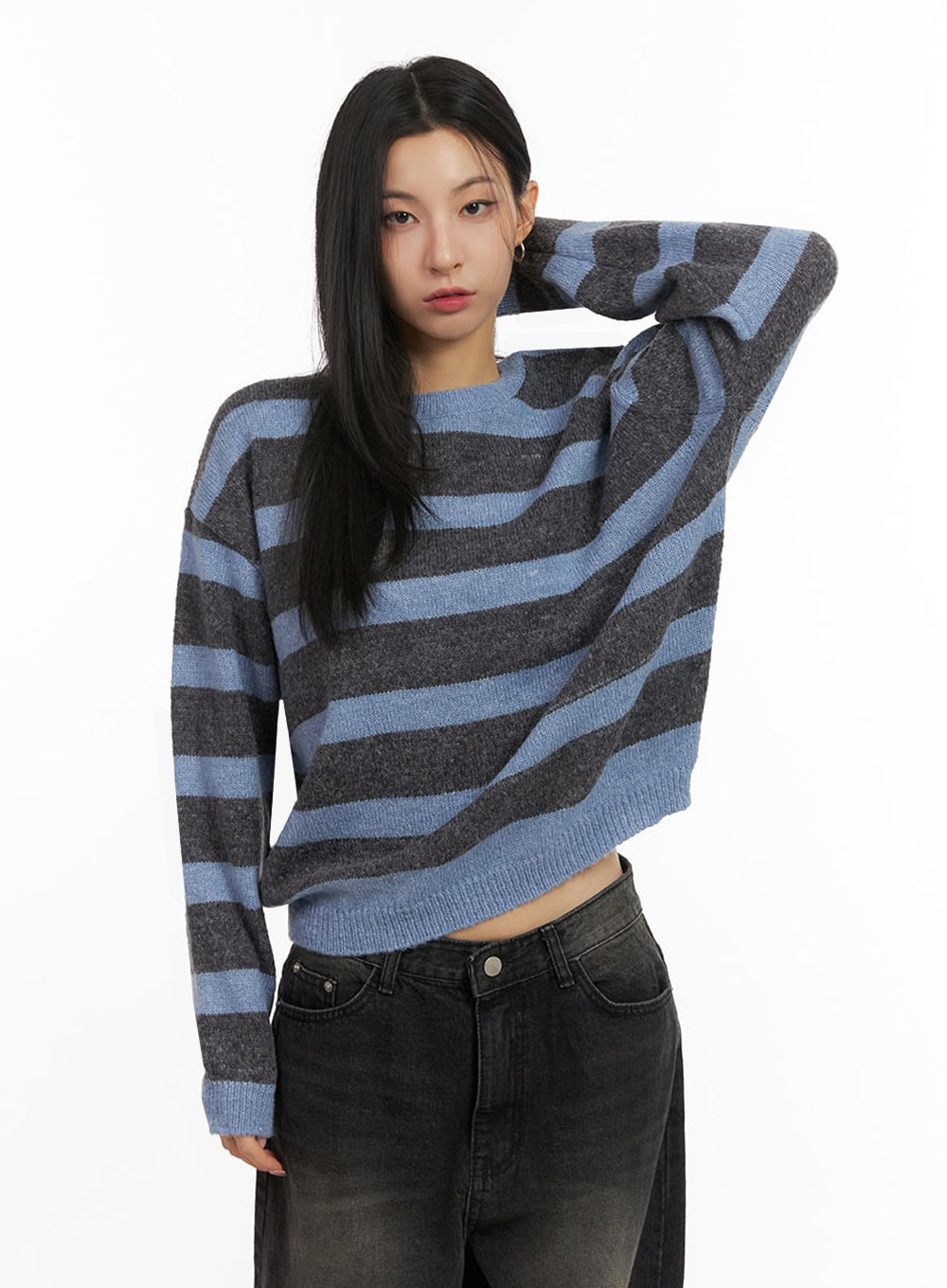 striped-knitted-sweater-ij503