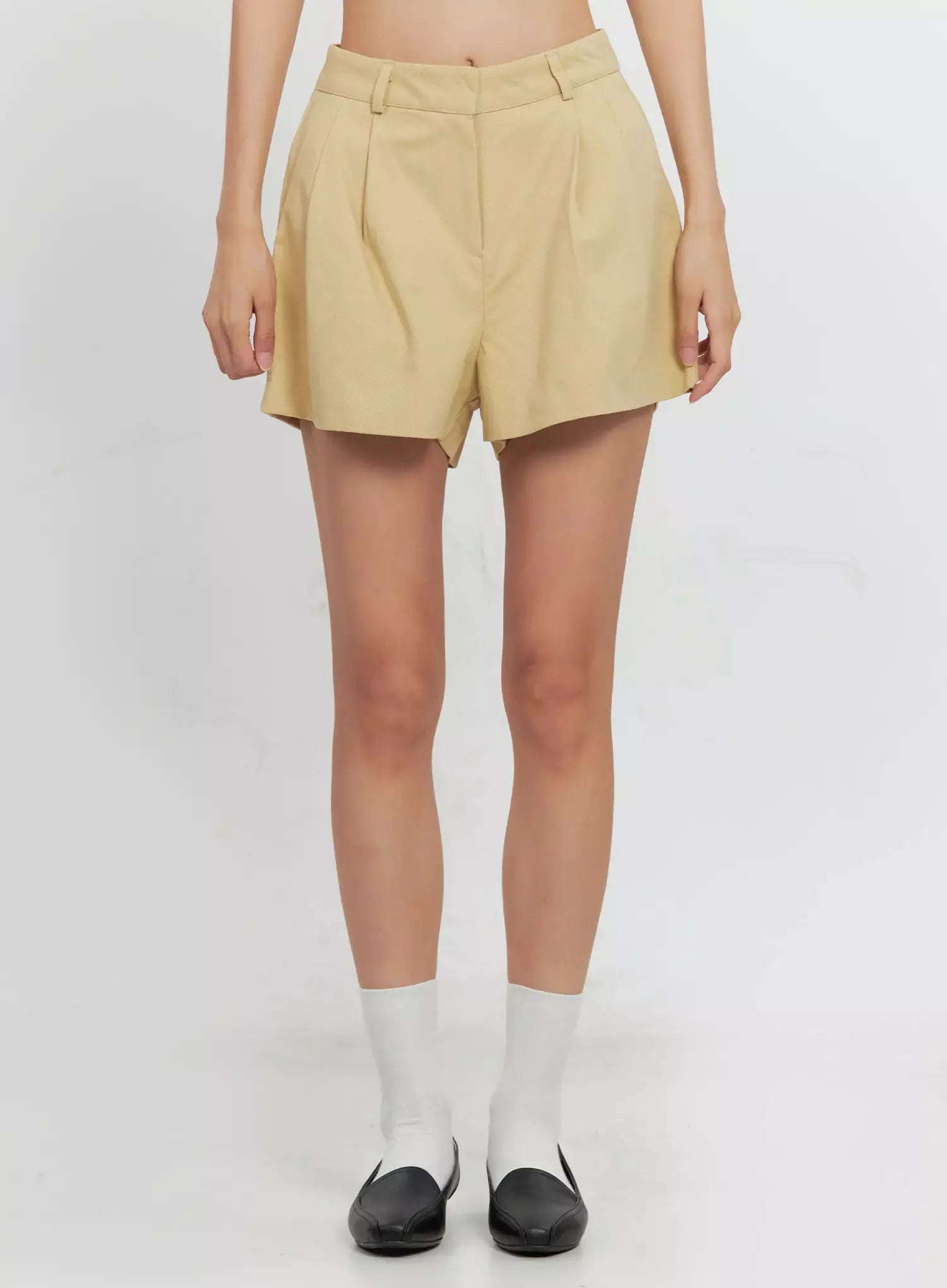 pleated-pintuck-shorts-il528