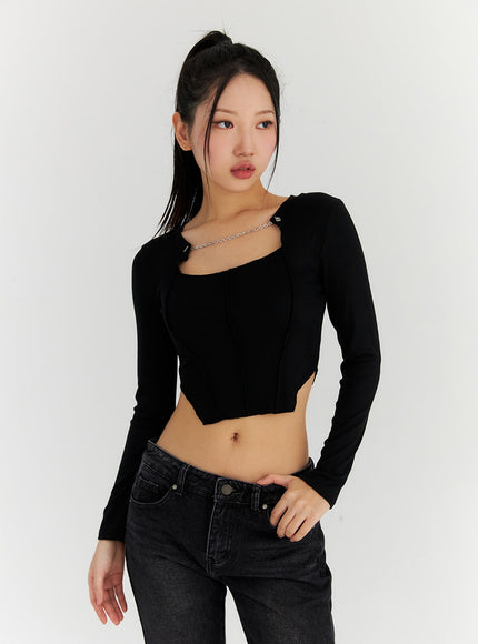 chain-neck-cut-out-crop-tee-cn315