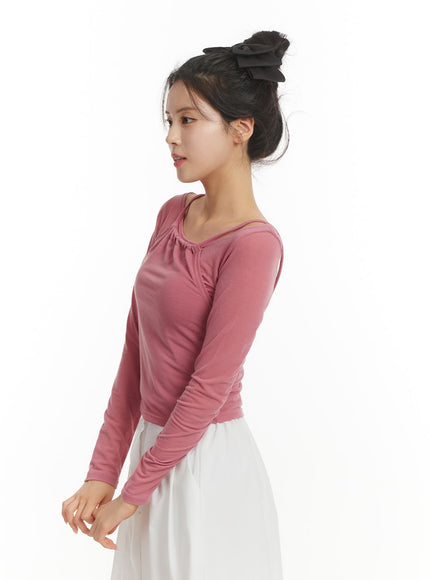 shirred-neck-long-sleeve-top-om405