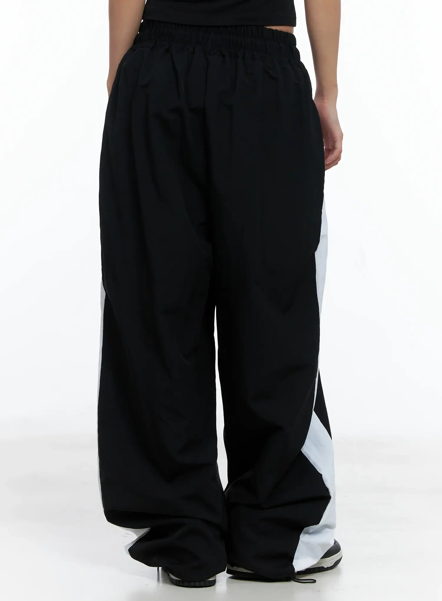 contrast-stripe-nylon-track-pants-cs505