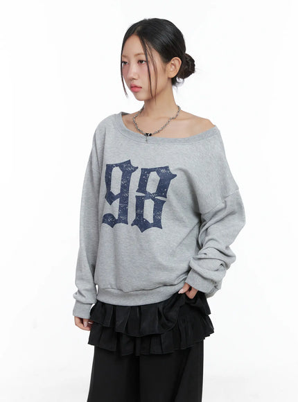 98 Graphic Off-Shoulder Sweatshirt CS502 - Casual style | LEWKIN