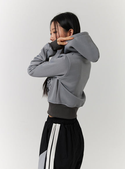 crop-graphic-zip-up-hoodie-cd329