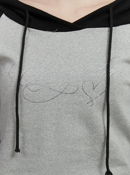 off-shoulder-hooded-lettering-top-ij521