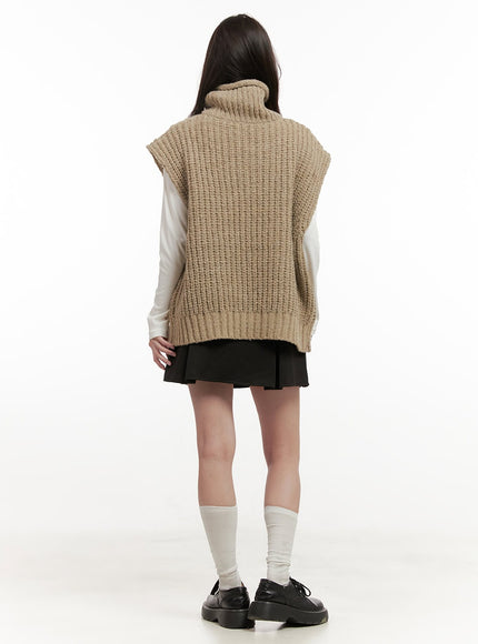 cable-knit-oversize-turtle-neck-vest-on429