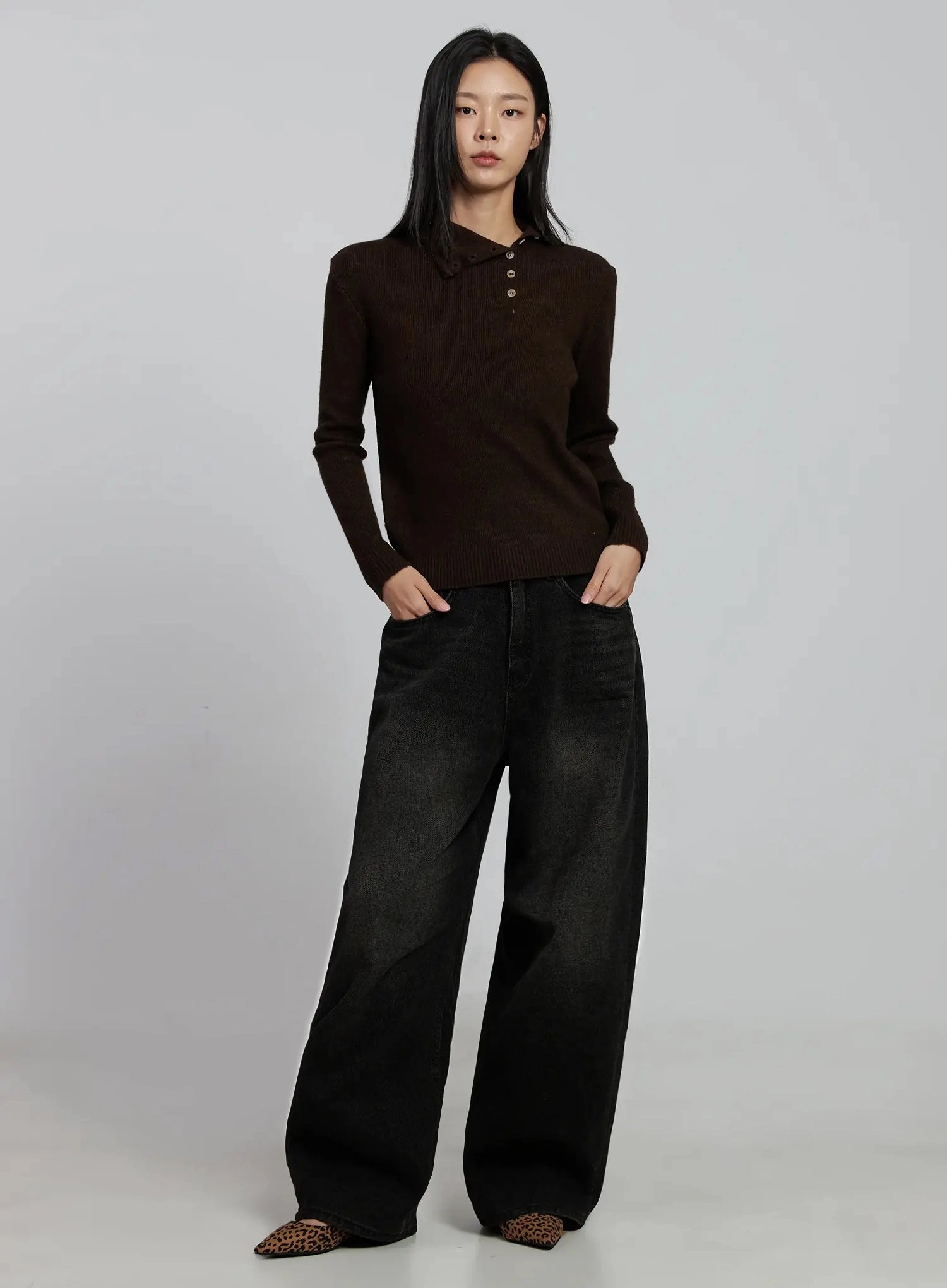 button-detail-high-neck-sweater-im520