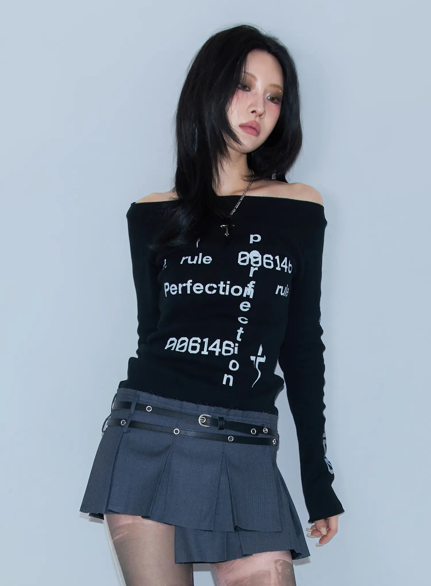 graphic-off-shoulder-top-cd1202