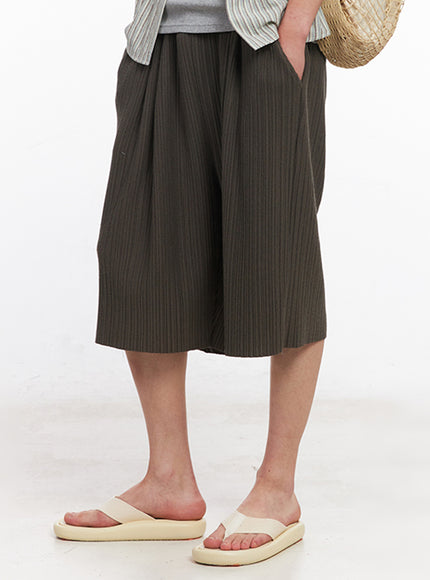 mens-pleated-wide-fit-shorts-iu512