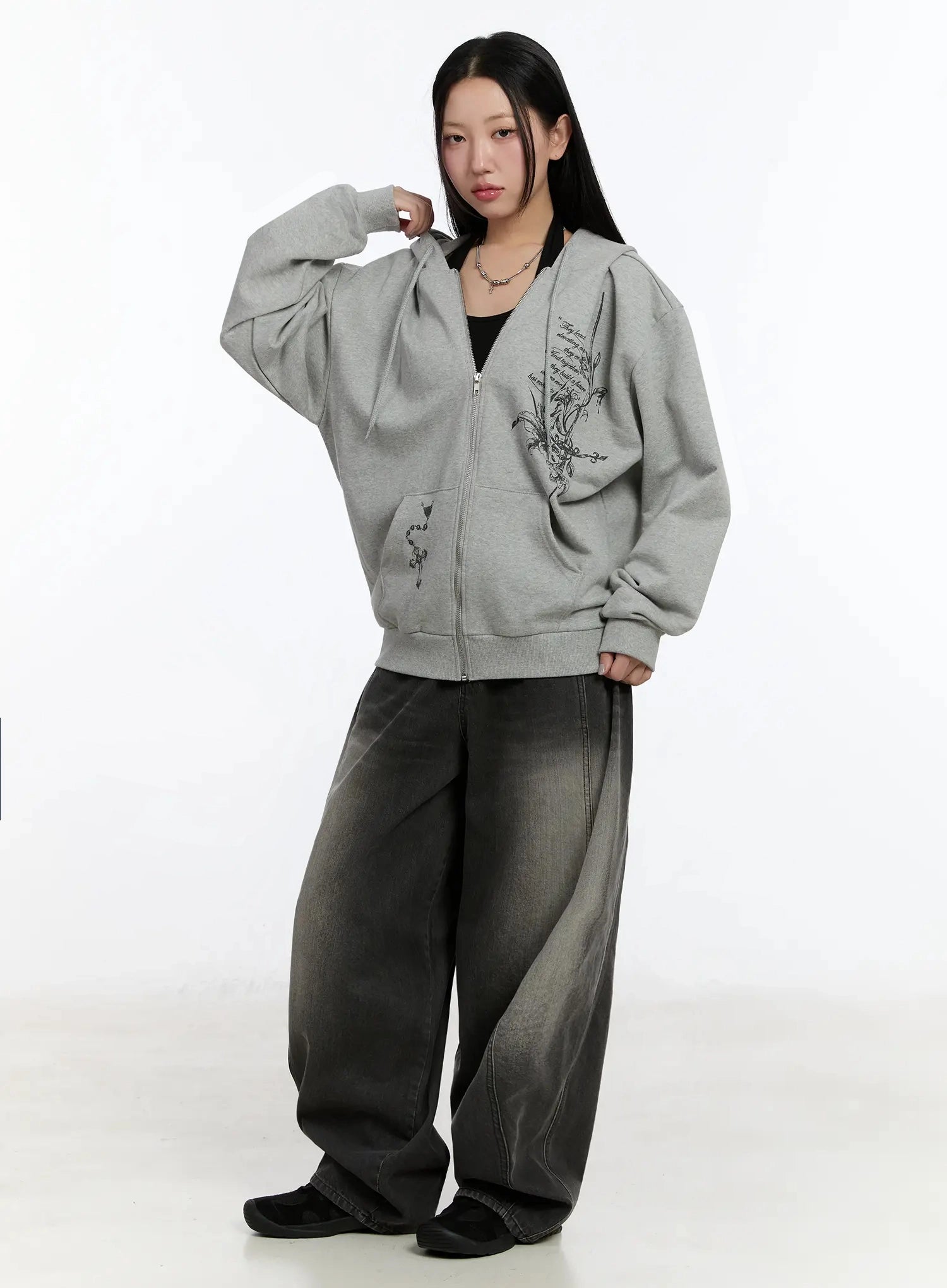 yunho-oversized-wing-print-jeans-if526