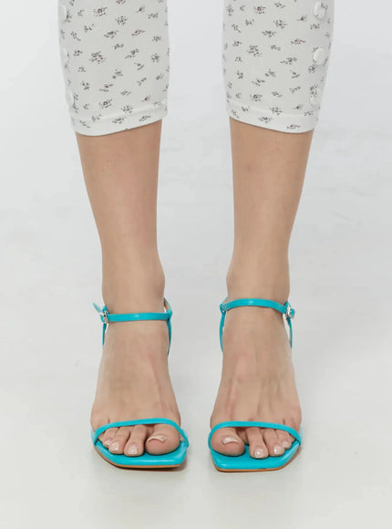 strappy-sandal-heels-iu522