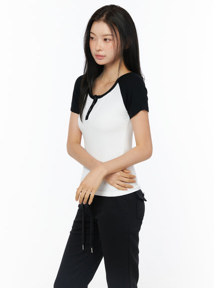 short-sleeve-colorblock-henley-tee-iu516