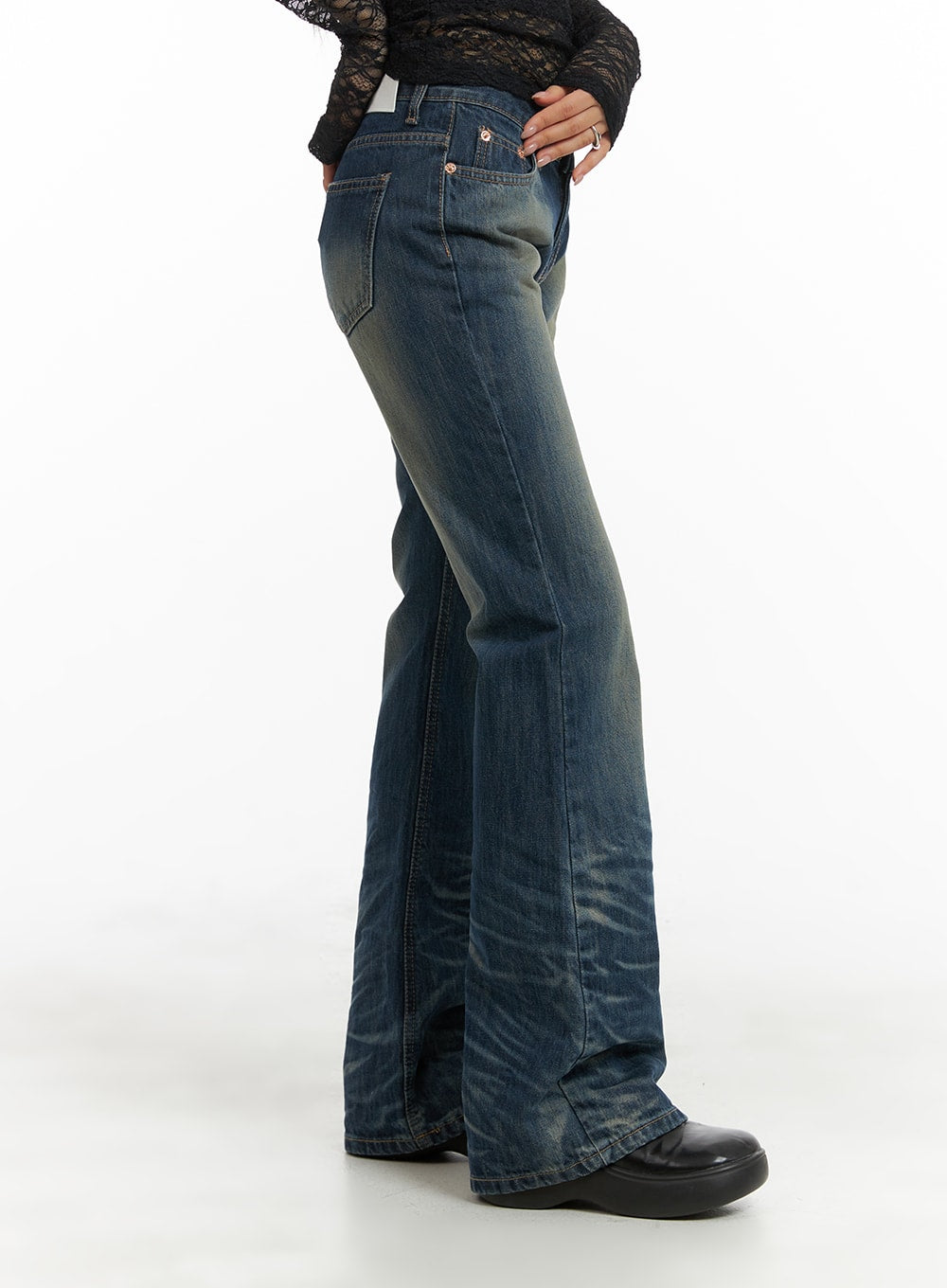 slim-washed-bootcut-jeans-cm426