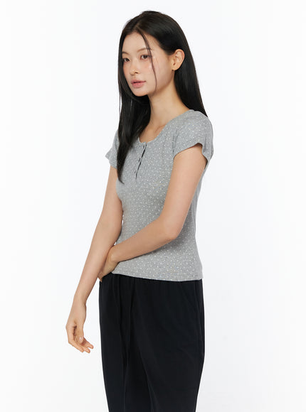 polka-dot-lace-trim-henley-tee-iu519