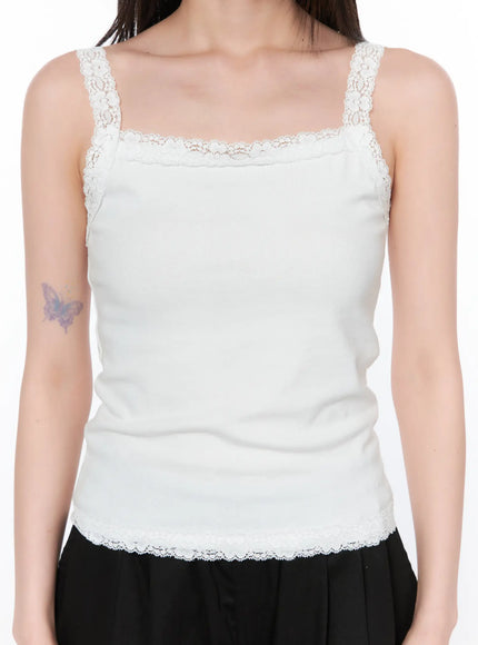 lace-trim-sleeveless-top-ca528