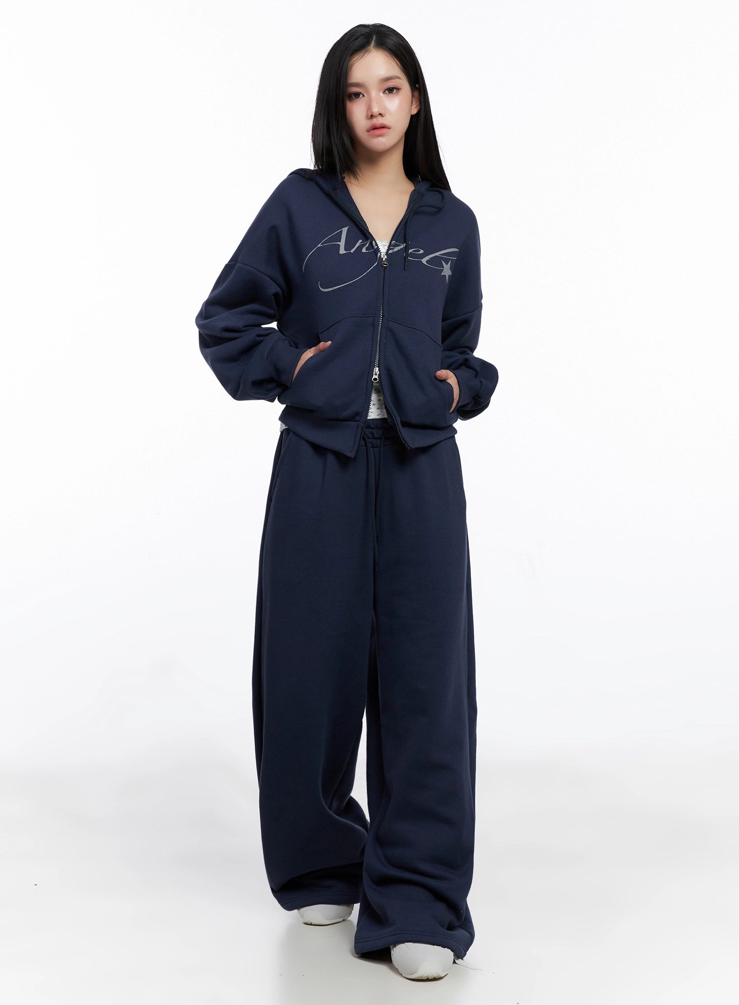 graphic-wide-leg-sweatpants-is525