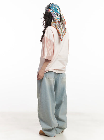 graphic-v-neck-oversized-tee-ca518