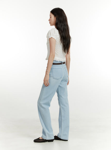 light-washed-straight-jeans-ou418