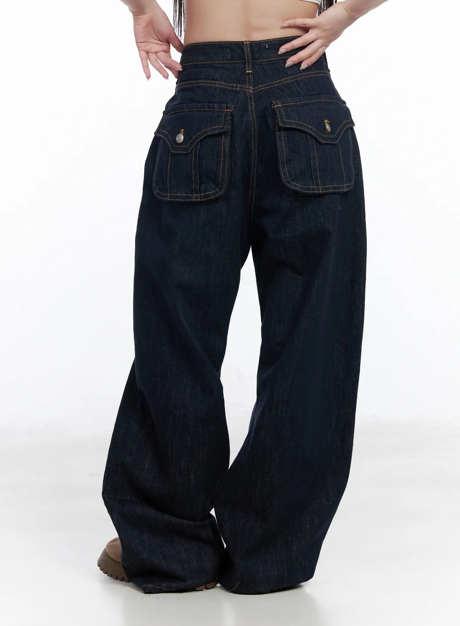 rowyn-wide-leg-jeans-with-pocket-detail-cf523