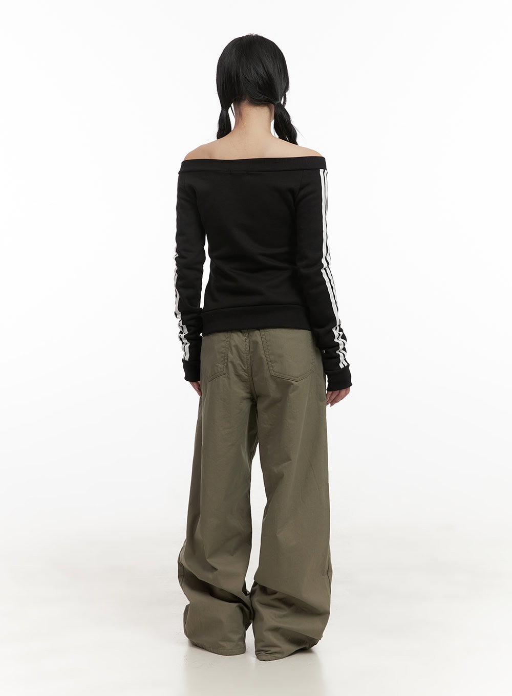 off-shoulder-zip-up-long-sleeve-top-cd410