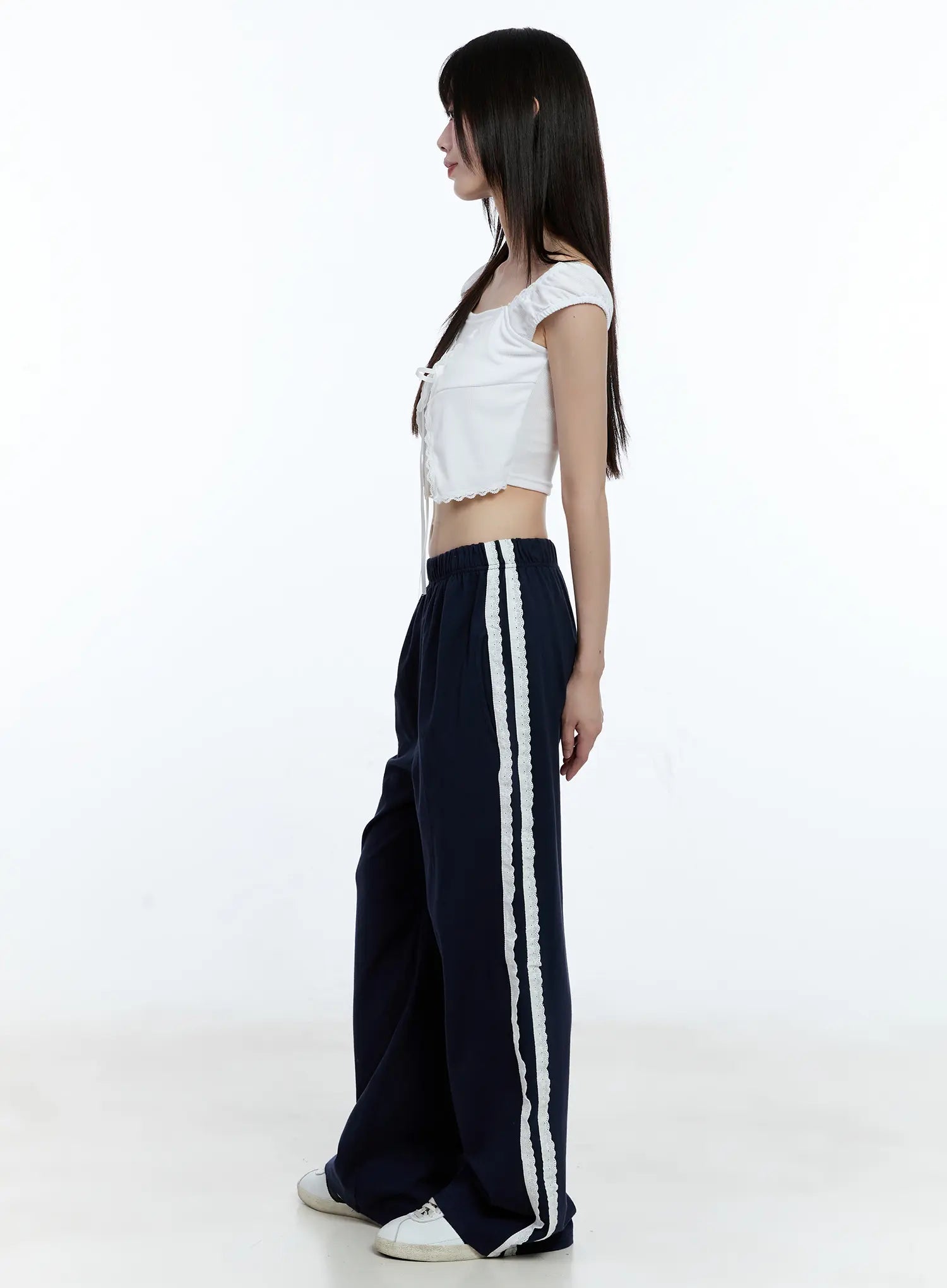 lace-trim-wide-leg-sweatpants-cg511