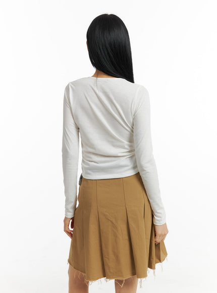 solid-round-neck-ruched-long-sleeve-top-cm407