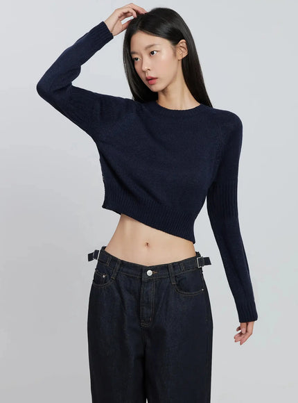 side-button-cropped-knit-io530