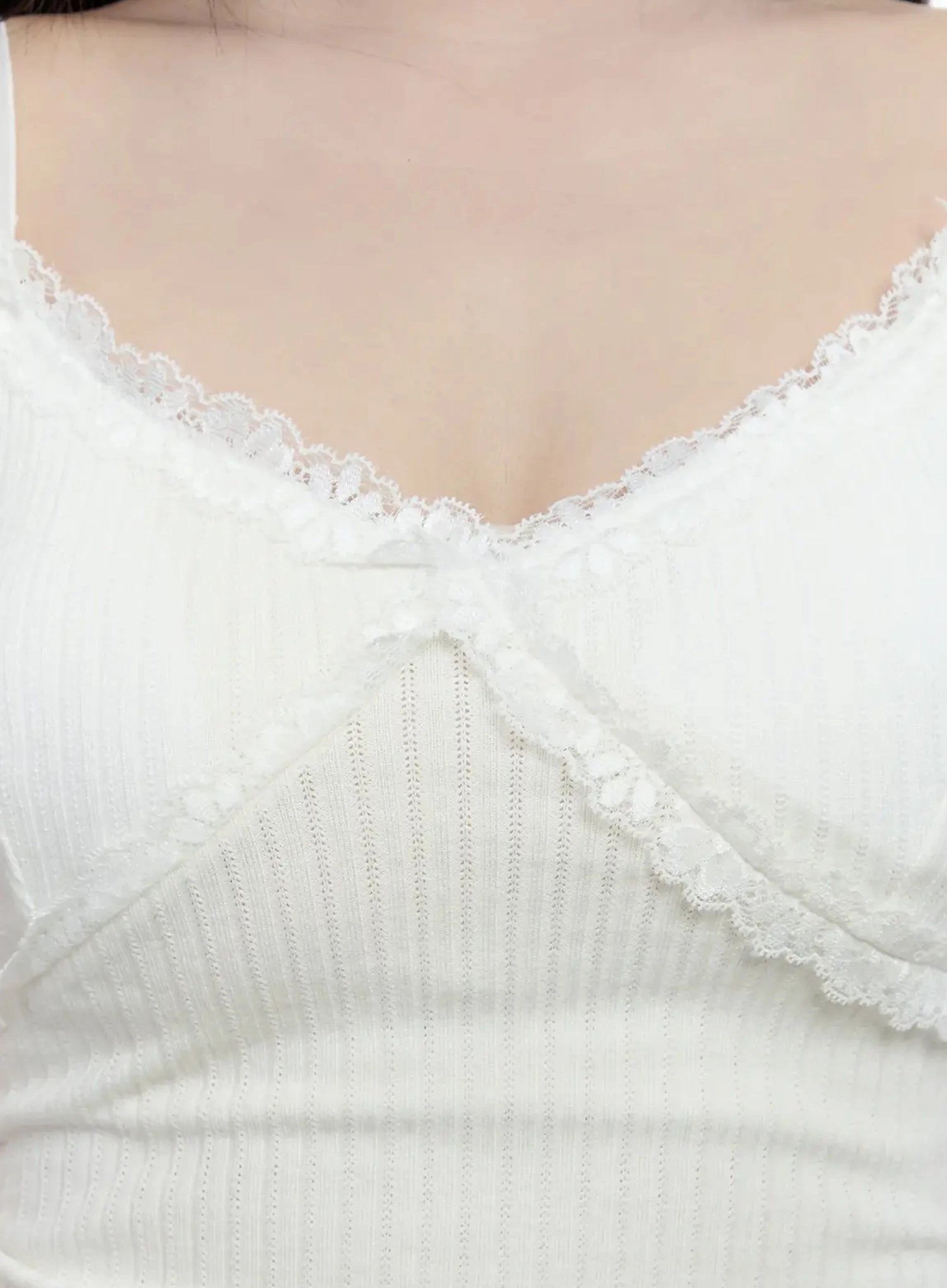 lace-trim-sleeveless-top-io527