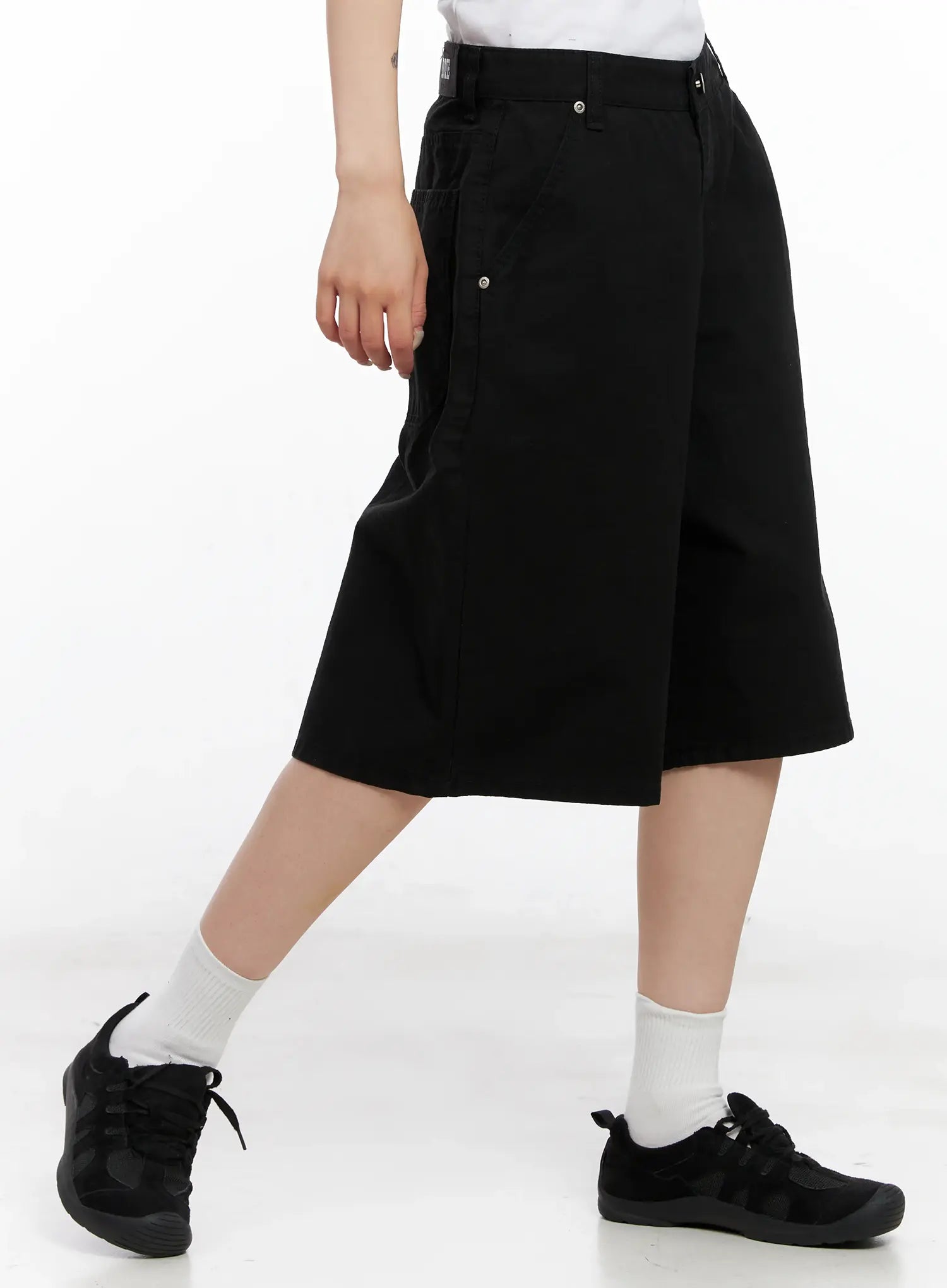 wide-leg-cotton-bermuda-shorts-cl525