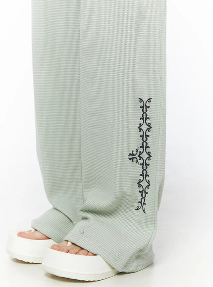 waffle-graphic-print-sweatpants-cu511