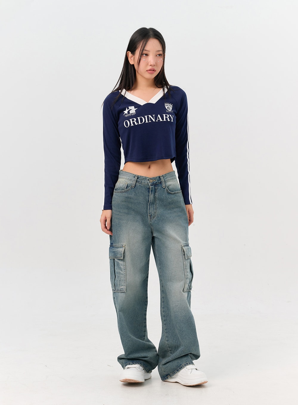 v-neck-sporty-crop-top-in302