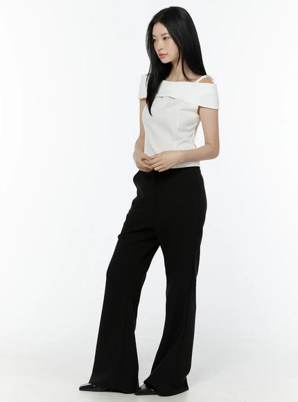 chic-off-shoulder-sleeveless-blouse-iu503