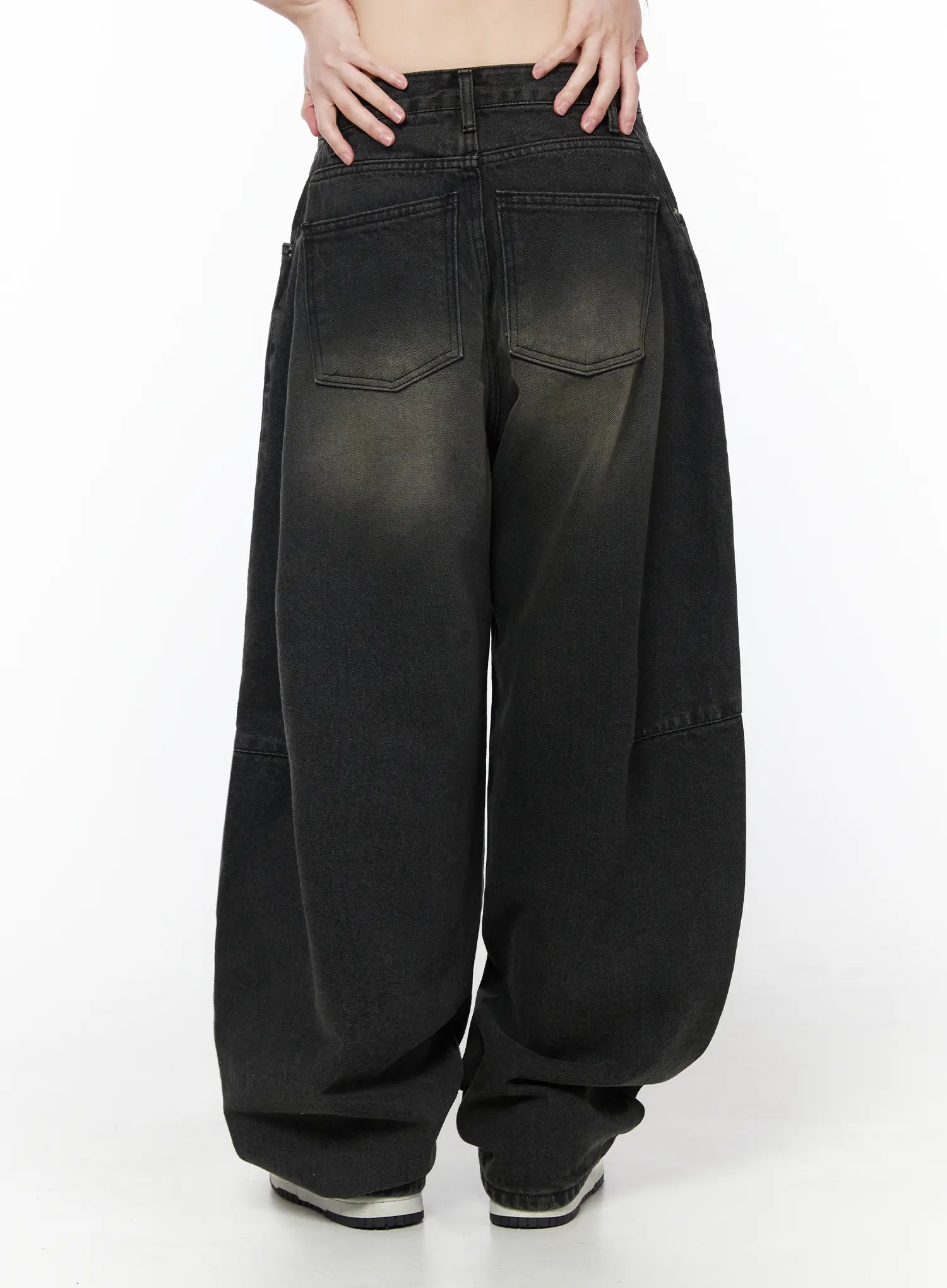 bodie-vintage-wash-wide-leg-jeans-cu519