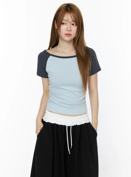 two-tone-wide-neck-tee-iu515 / Light blue
