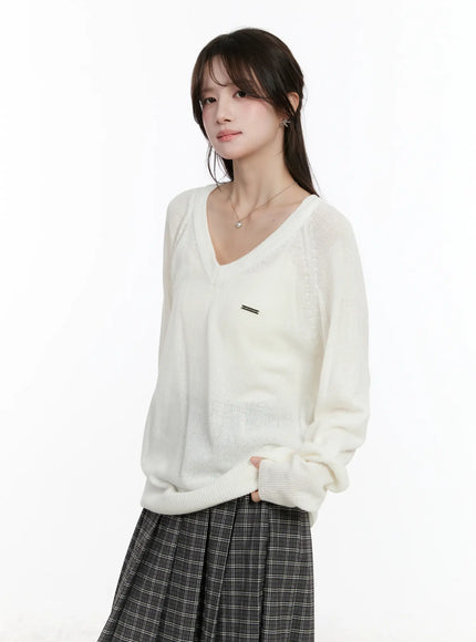 oversized-v-neck-knit-sweater-cm510 / White