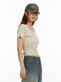 button-u-neck-ribbed-crop-knit-top-iy410