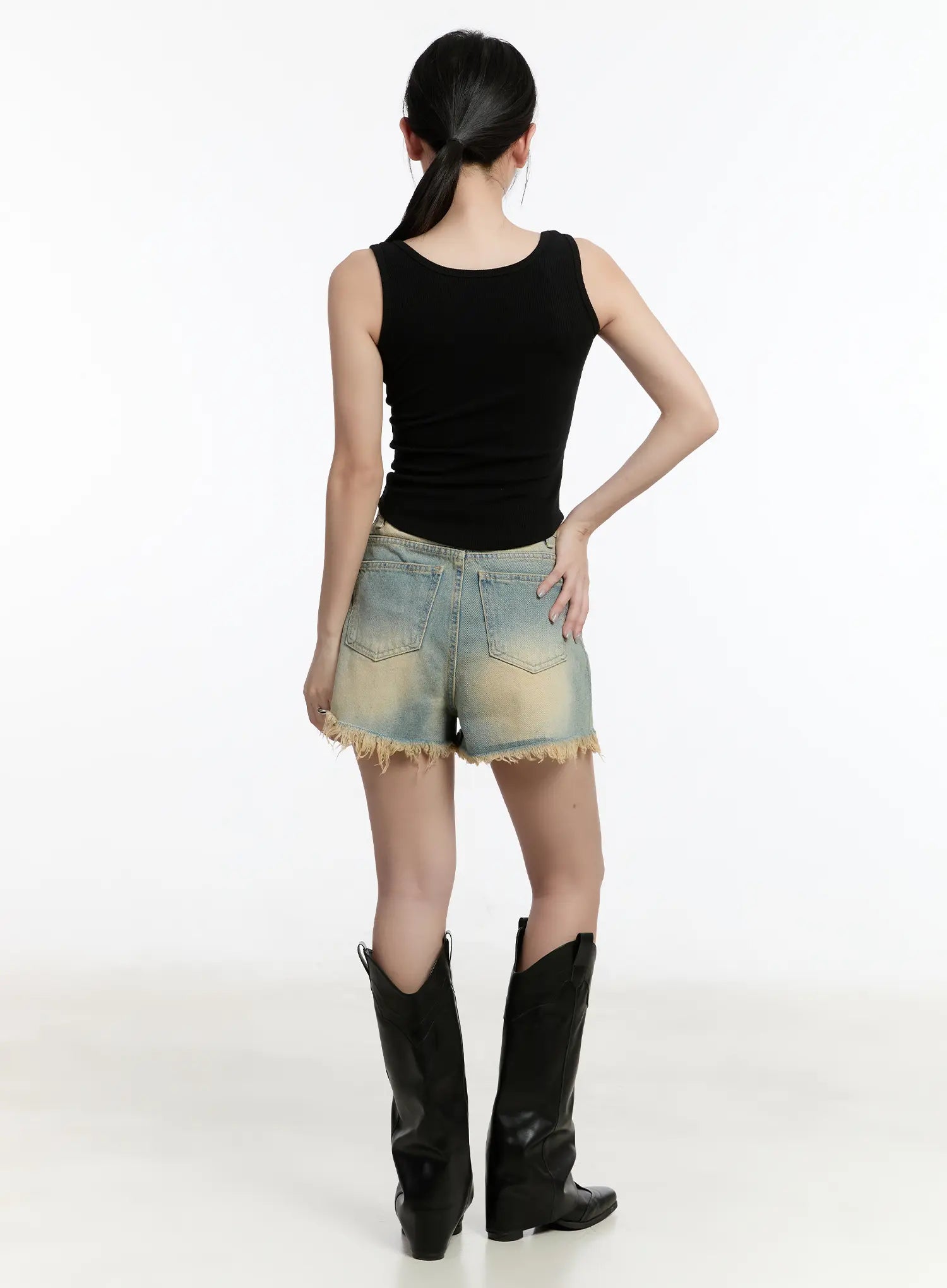 studded-graphic-crop-top-cm511