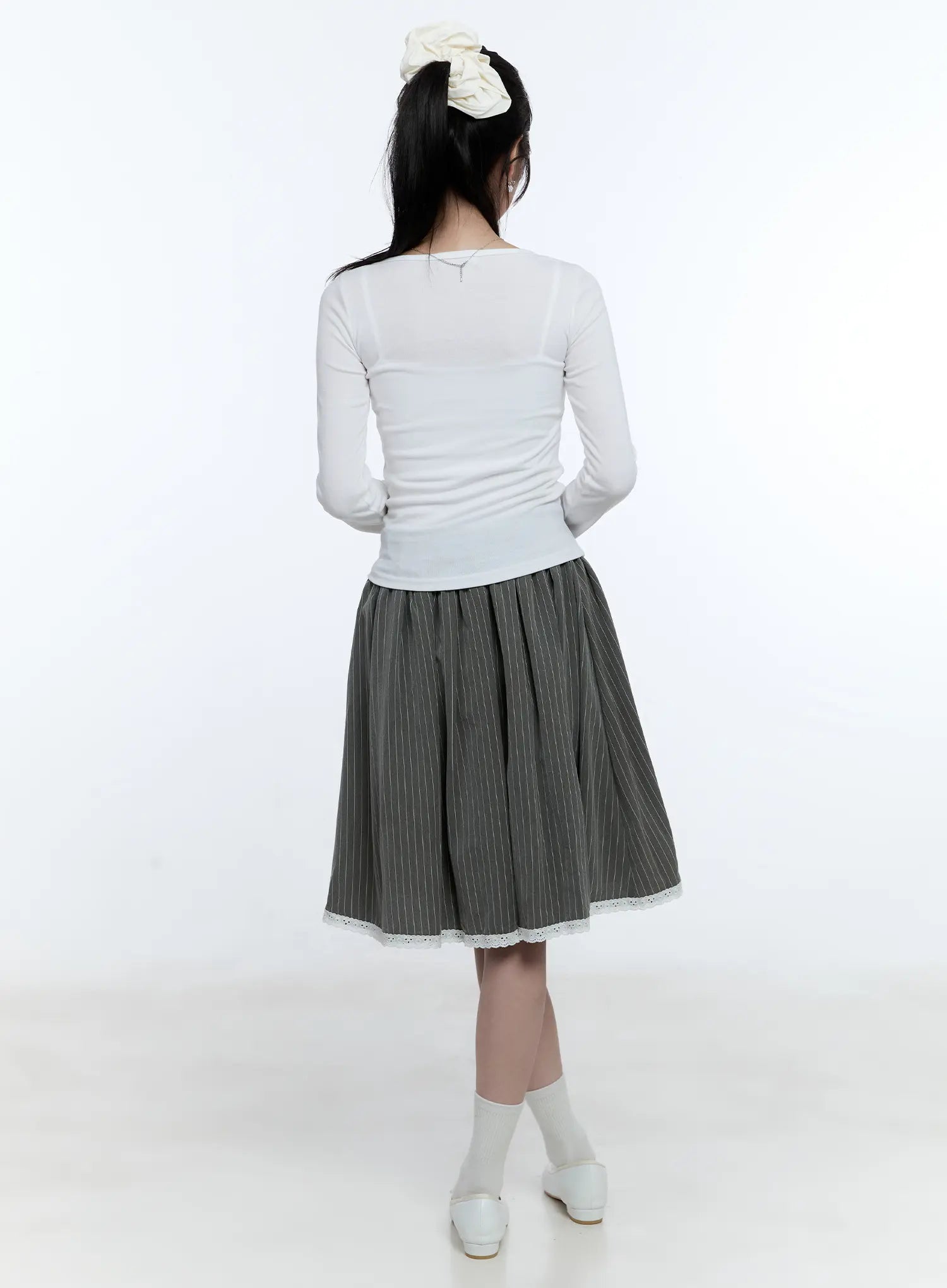 heart-neck-shirred-long-sleeve-top-cg514